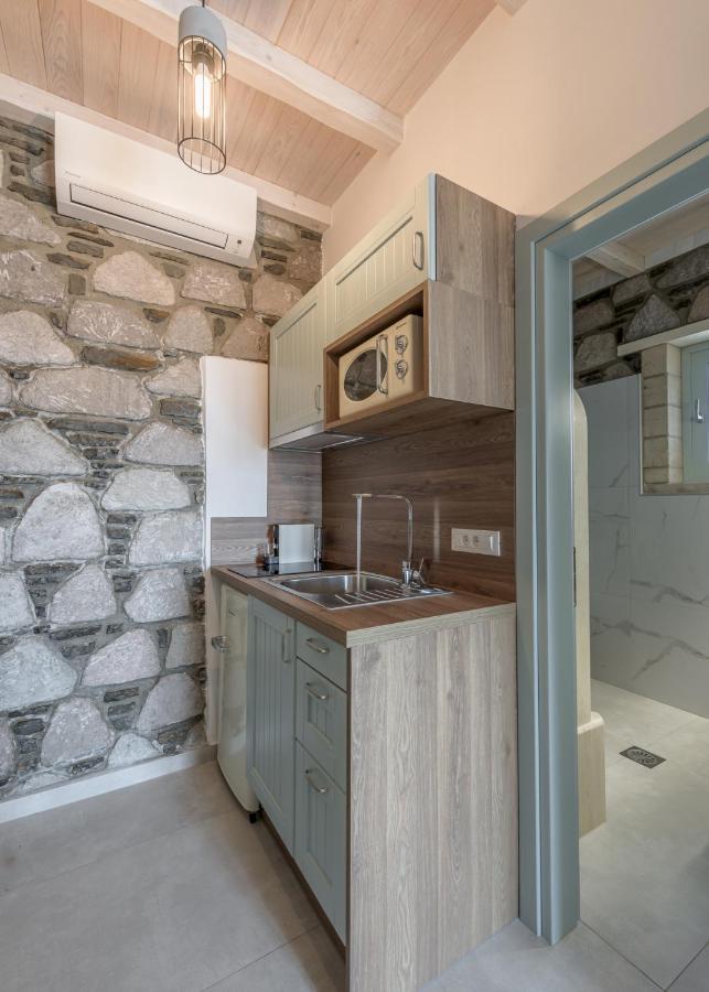 Thea Sunset Suites Mytakas Ngoại thất bức ảnh